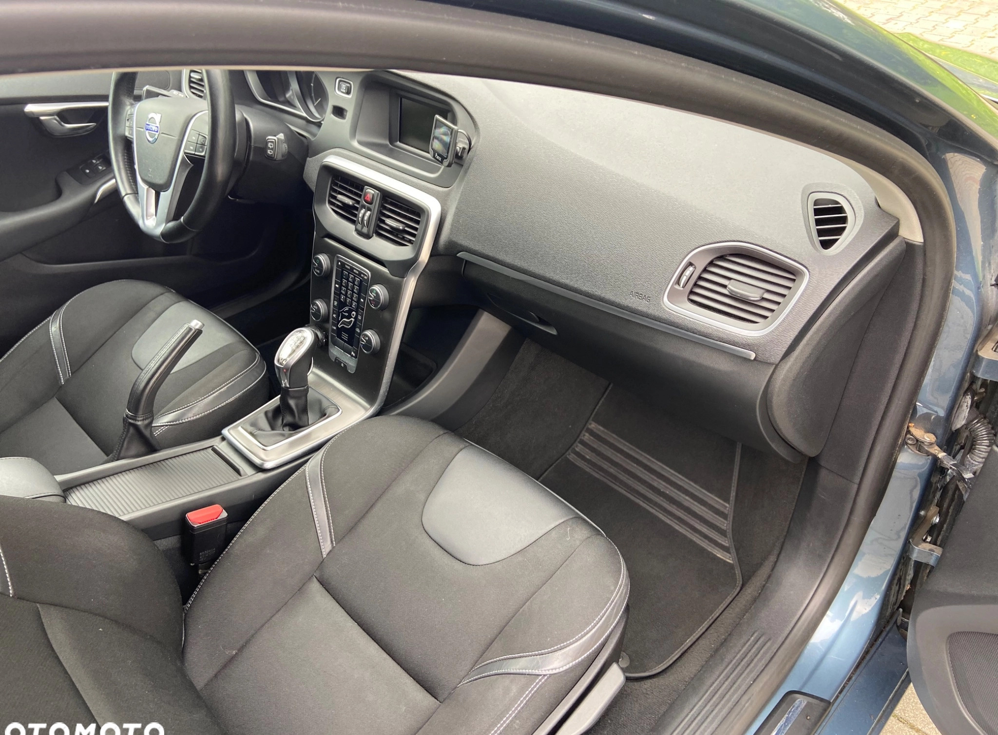 Volvo V40 cena 34300 przebieg: 236500, rok produkcji 2012 z Puławy małe 301